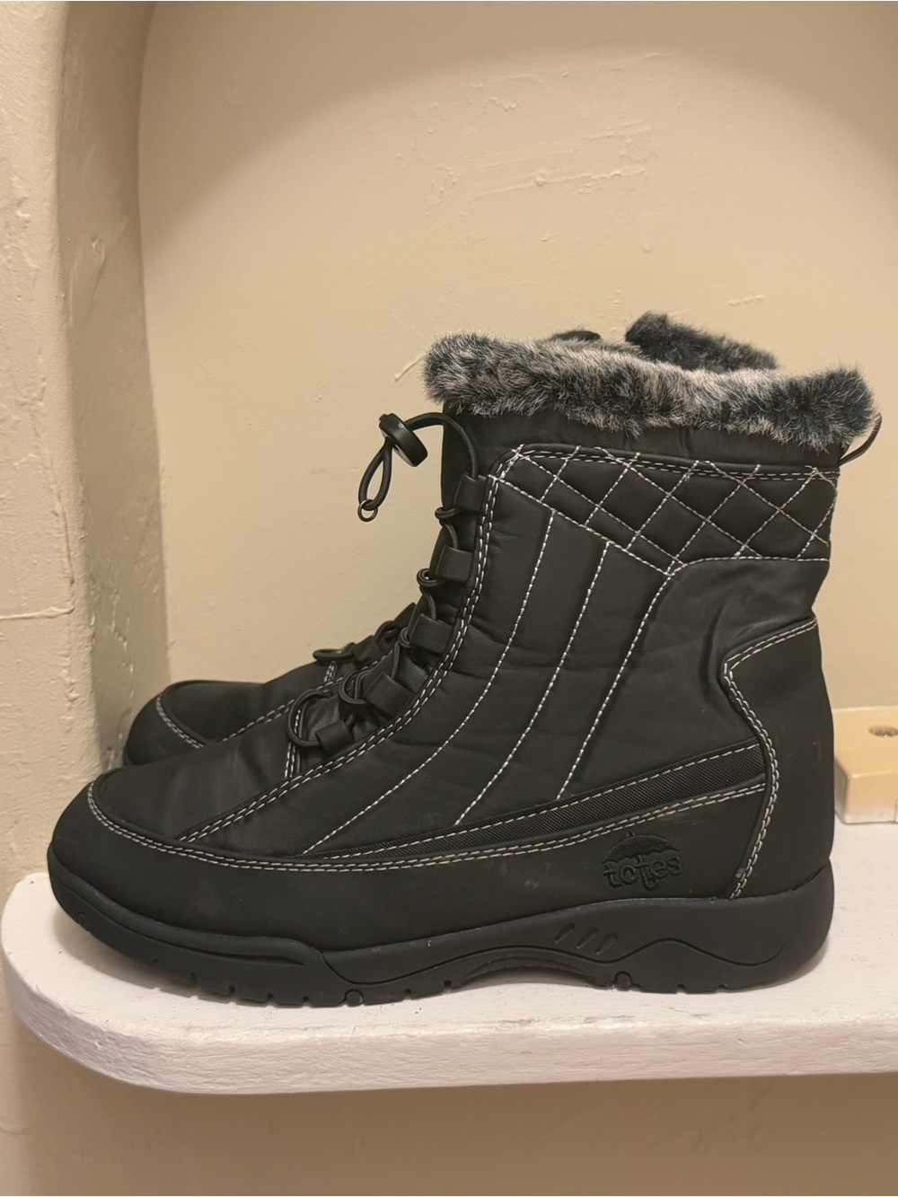 totes Black Quilted Lace-Up Winter Boots with Faux Fur Collar